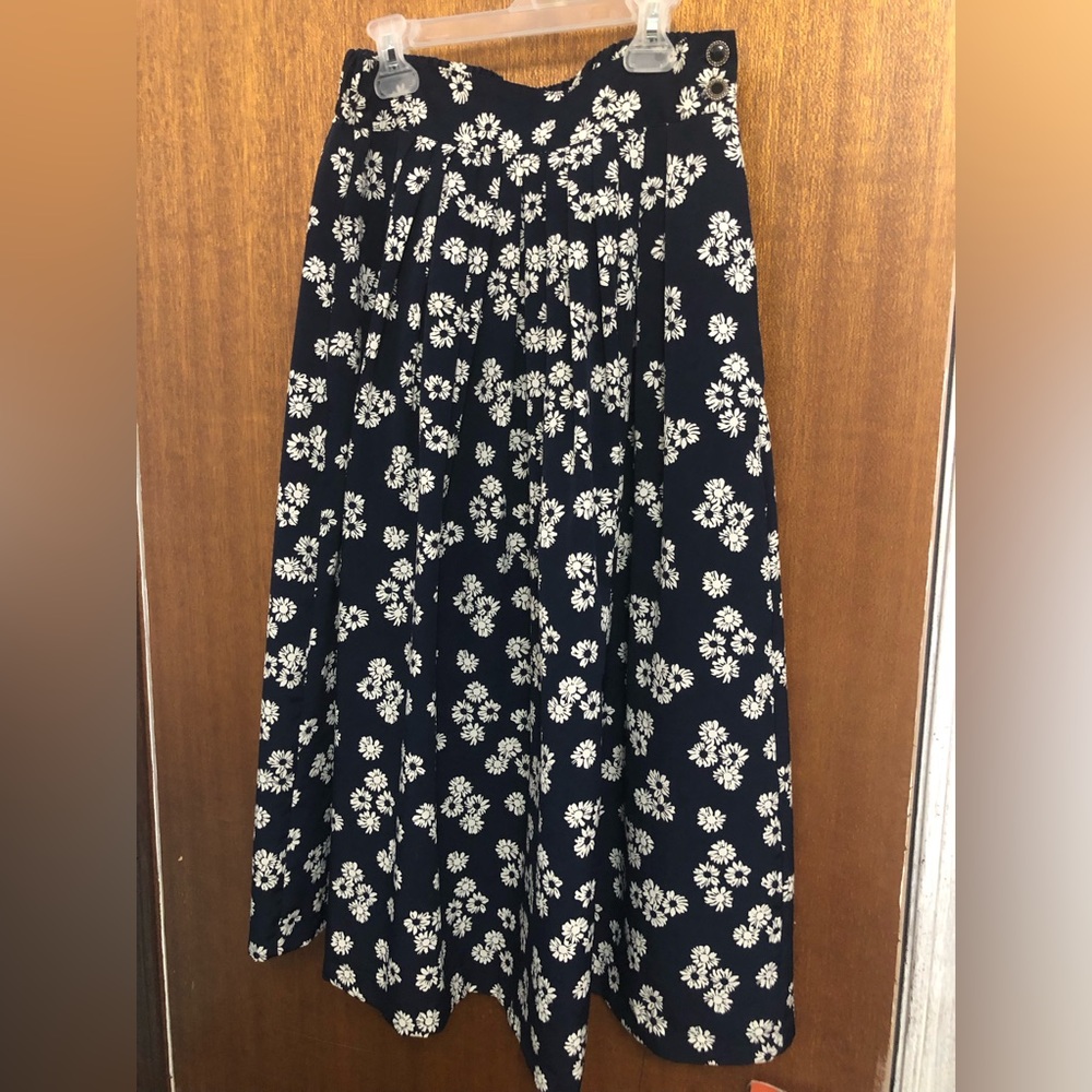 La baie brand long skirt